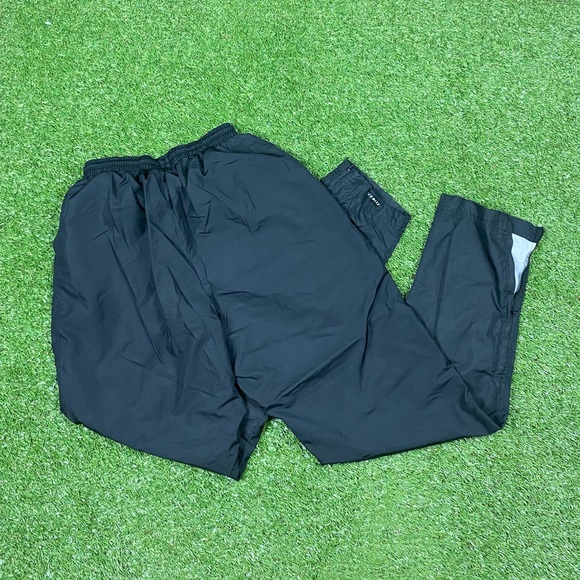 Vintage nike windbreaker pants women’s size small - Picture 4 of 4